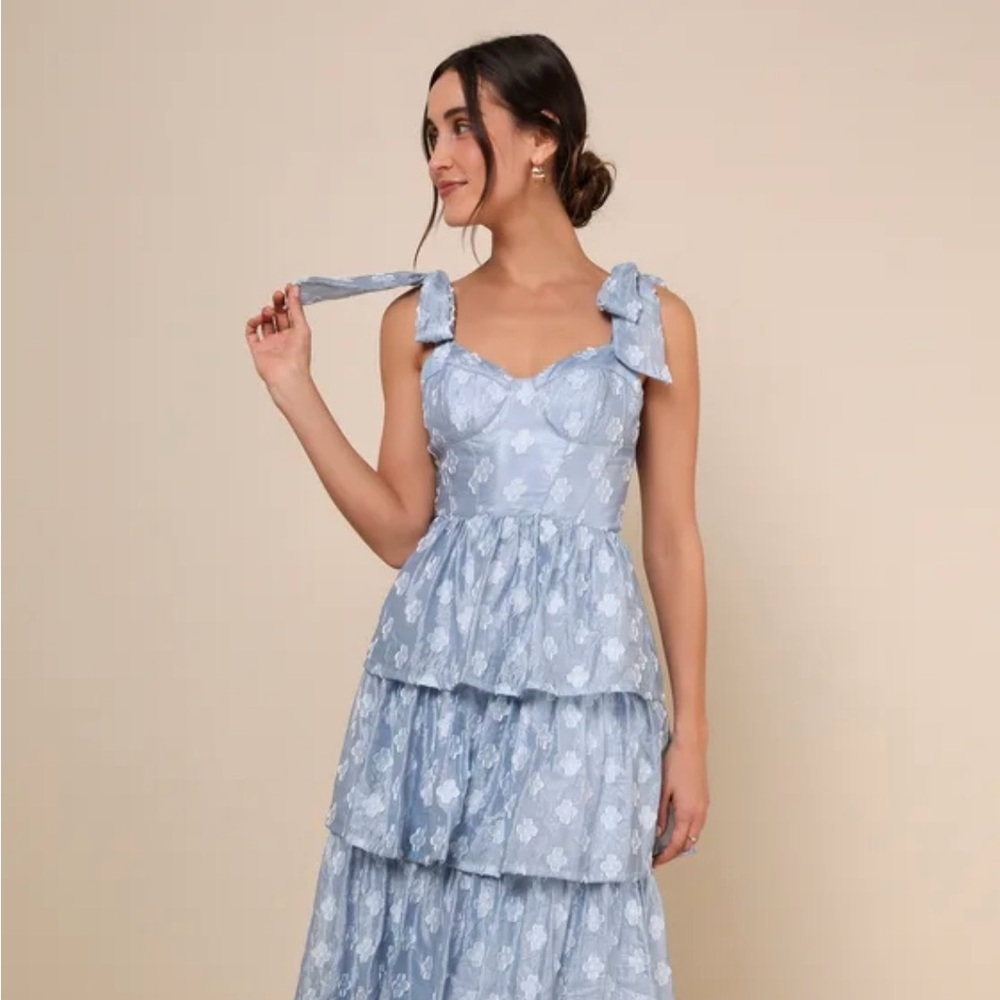 Lulus Gorgeous Excellence Light Blue
Floral Burnout Tiered Midi Dress